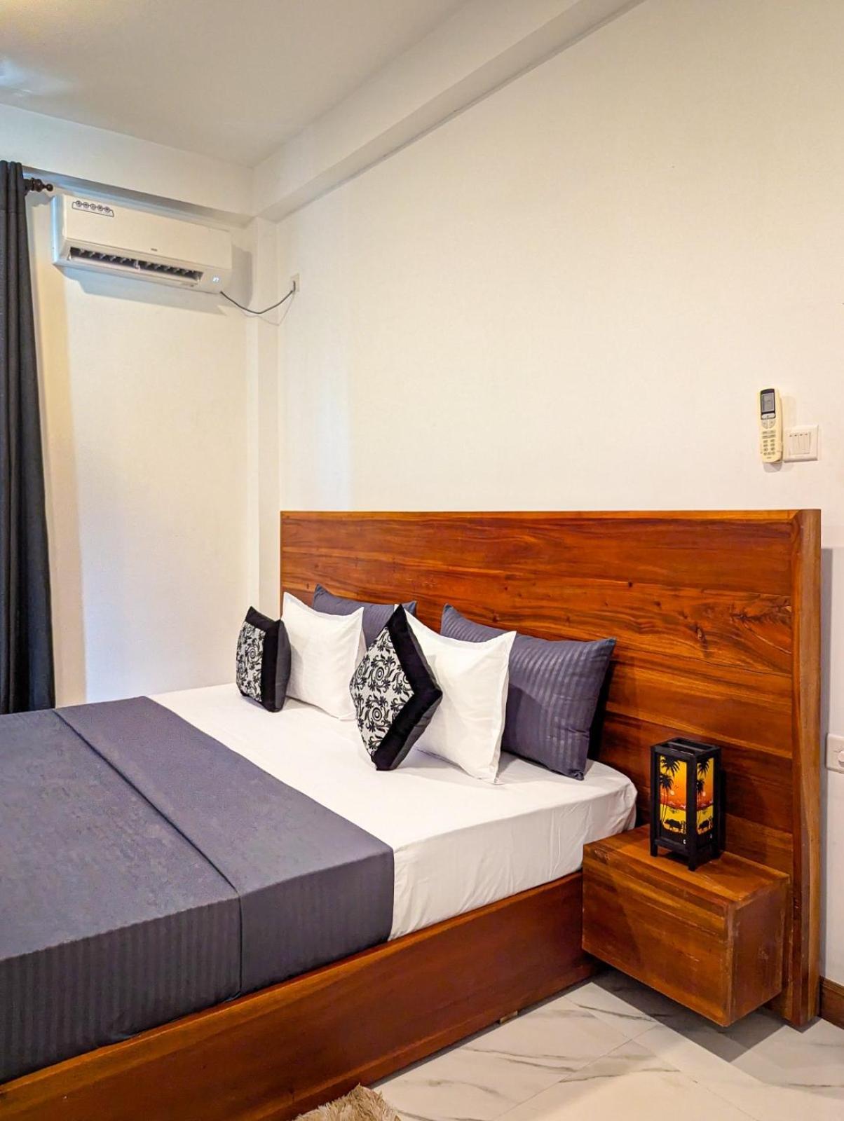 Airport Hotel By Cmb Apartments Negombo Extérieur photo