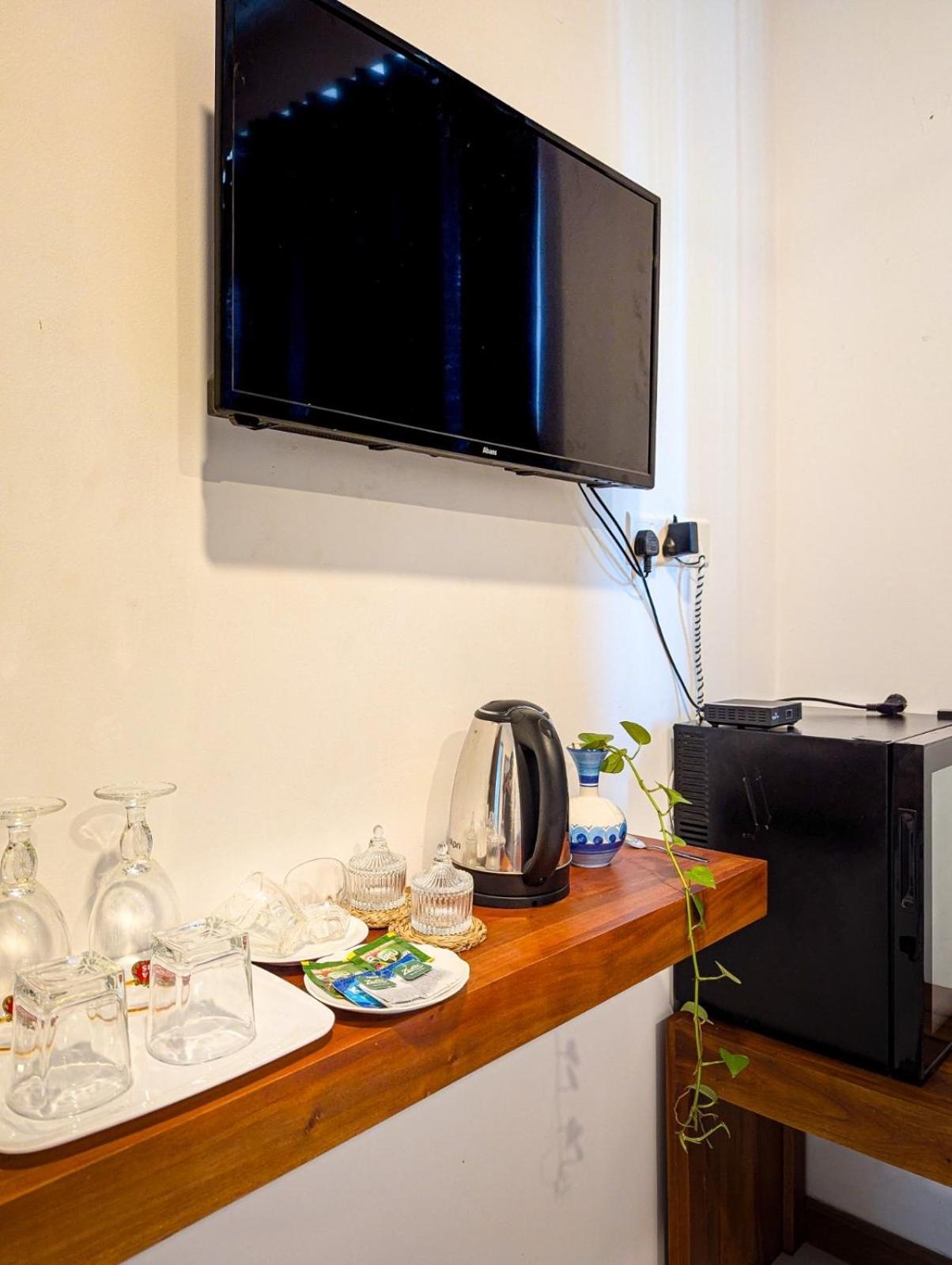 Airport Hotel By Cmb Apartments Negombo Extérieur photo
