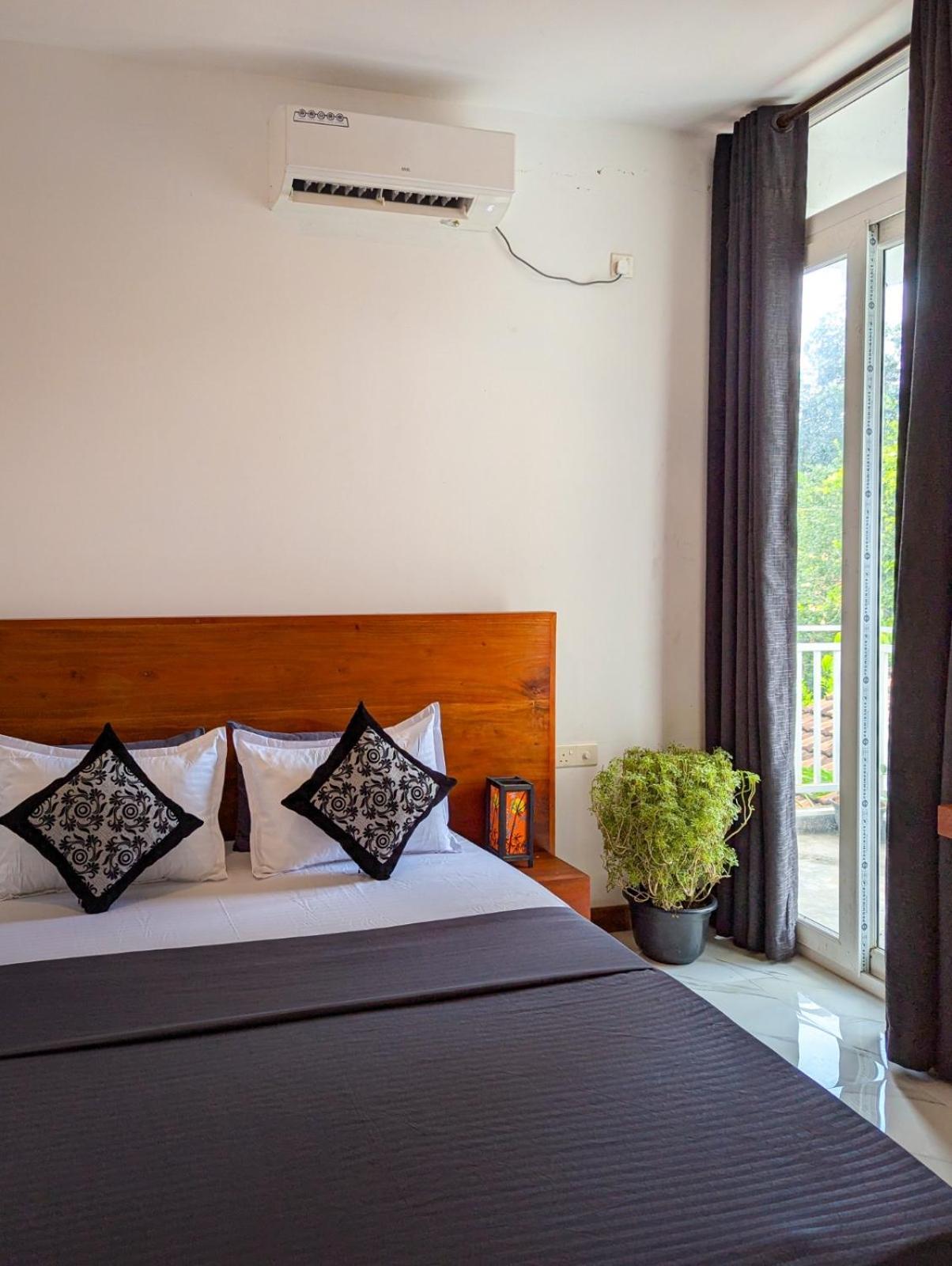 Airport Hotel By Cmb Apartments Negombo Extérieur photo