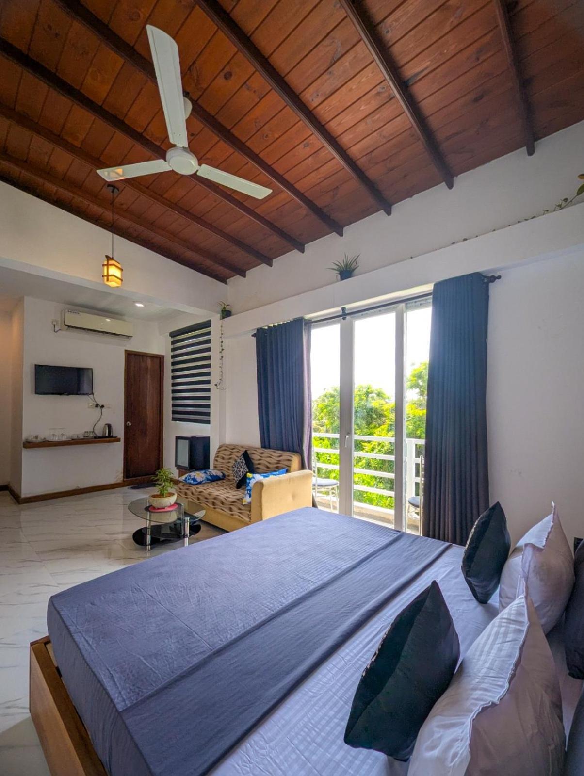 Airport Hotel By Cmb Apartments Negombo Extérieur photo